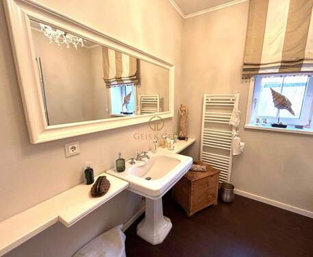 Badezimmer mit Dusche - 