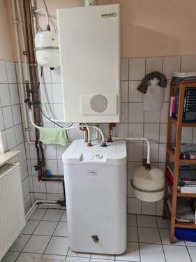 Heizungsanlage mit Warmwasserspeicher - 