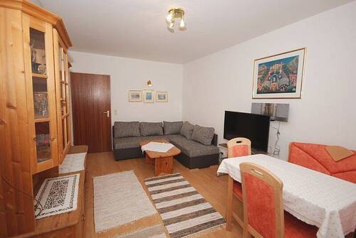 Wohnraum - 1 Zimmer Etagenwohnung zum Kaufen in Bad Reichenhall