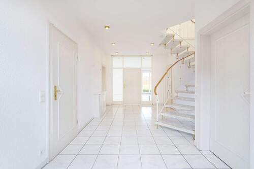 Flur (EFH) - Einfamilienhaus mit 299,90 m&sup2; in Holdorf zum Kaufen