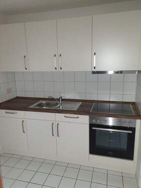 Einbauküche - 2 Zimmer Etagenwohnung zur Miete in Crimmitschau