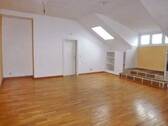 Wohnzimmer - # Licht, Weitblick & Altstadtflair - Dachgeschosswohnung in den Ulanenkasernen - frei ab 1.11.25!
