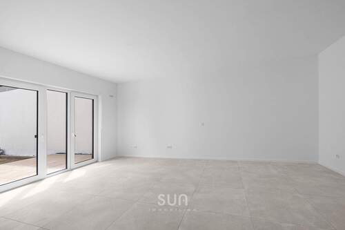 LICHTDURCHFLUTET - 