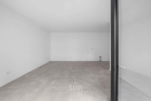 LICHTDURCHFLUTET - 