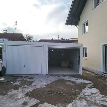 Garage - 4 Zimmer Doppelhaushälfte zur Miete in Riedering
