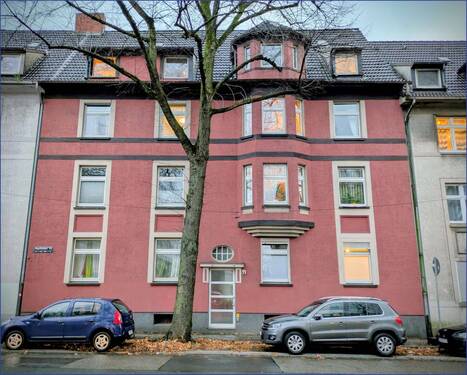 Hausansicht - 2 Zimmer Etagenwohnung zum Kaufen in Essen