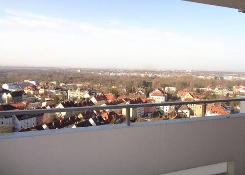 Ausblick / Balkon 1 - Etagenwohnung mit 83,00 m&sup2; in Braunschweig zur Miete