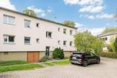Hausansicht hinten - 2 Zimmer Etagenwohnung zum Kaufen in Berlin