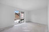 Lichtdurchflutetes Zimmer - 