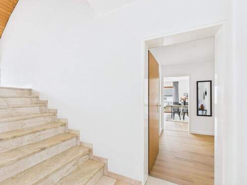 Wohnungseingang (Treppenhaus) - 