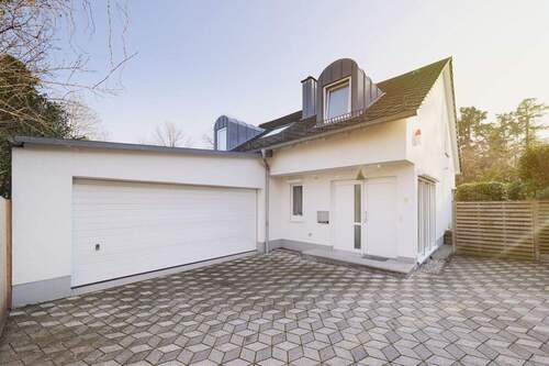 Haus Vorderansicht - 