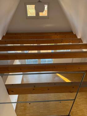 Blick von der Galerie auf den Wohnbereich - 