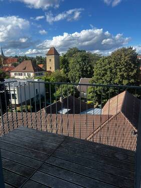 Treppenaufgang gehört schon zur Wohnung - 