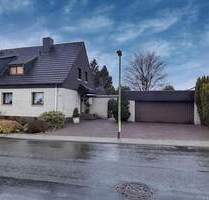 Doppelhaushälfte mit großzügigem Grundstück, Kamin und Doppelgarage - Essen Katernberg