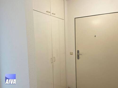 Flur mit Einbauschrank - 