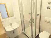 Gäste-WC mit Dusche - 
