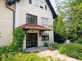 Hauseingang - 3 Zimmer Etagenwohnung in Bad Griesbach im Rottal