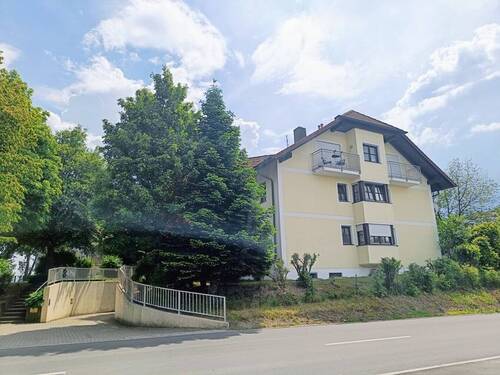 Tiefgaragenzufahrt - 