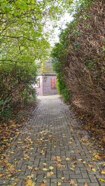Zuwegung vom Vorplatz zum Haus - 