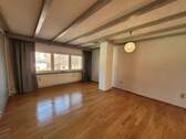 Wohnzimmer.jpg - Helle, bezugsfreie Wohnung mit Ausblick, 2 Dachterrassen, EBK und neuem Bad - ein Ort zum Wohlfühlen!