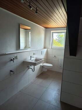 Bad mit Waschmaschinenplatz - 2 Zimmer Etagenwohnung in Saarlouis