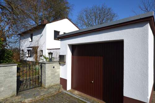 Hausansicht - 5 Zimmer Einfamilienhaus zur Miete in Eschborn
