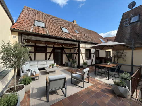 Dachterrasse OG - virtuelles Staging - Wohnen im Herzen von Volkach – stilvolles Stadthaus mit Dachterrasse & Doppelgarage