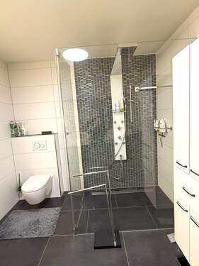Bad WC 1 (4).JPEG - 