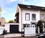 Hausansicht (1).JPEG - Mehrfamilienhaus, Wohnhaus mit 163,00 m² in Frankfurt am Main zum Kaufen
