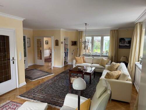 Wohnzimmer - 6 Zimmer Einfamilienhaus zum Kaufen in bad Schwartau