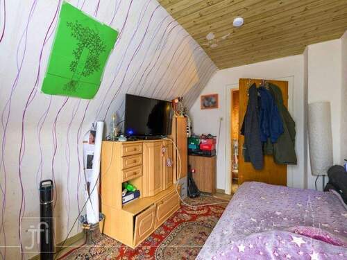 Altbau Kinderzimmer 1 - 