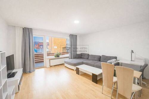 Gemütliches Wohnzimmer - 2 Zimmer Etagenwohnung zum Kaufen in Hannover