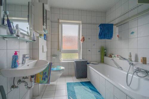 Bad - 3 Zimmer Etagenwohnung zum Kaufen in Hockenheim