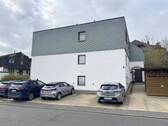Vorderansicht - Selber einziehen oder Vermieten wo andere Urlaub machen! 3- Zimmer Wohnung mit Balkon in ruhiger, aber dennoch zentra...