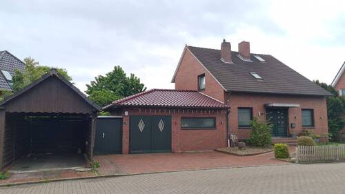 Vorderansicht - 5 Zimmer Mehrfamilienhaus, Wohnhaus in Varel