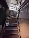 Treppe zur oberen Lagerebene - 