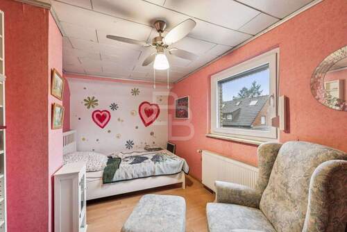 Kinderzimmer/Büro - 