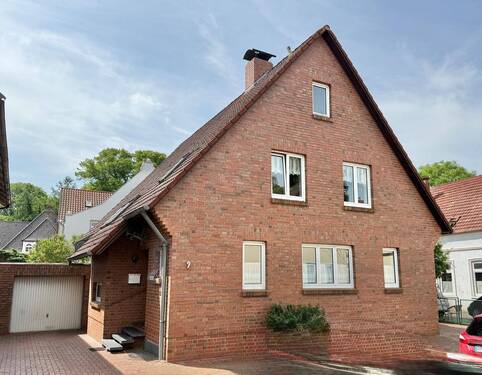 Ansicht - Solides 2-Familienhaus -Wohnen, vermieten, kombinieren – clevere Nutzung für Investoren und Familien