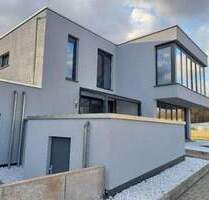 Perfekt für moderne, innovative Dienstleistungsunternehmen! Repräsentativer, Bürokomplex mit Verwaltungsgebäude und 7300 ² Grundstück, in St. Ingbert - Sankt Ingbert