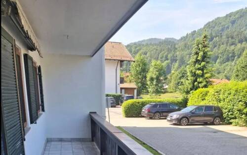 Bild 1 - 2-Zimmer-Hochparterre-Wohnung mit kleinem Bergblick und großzügigem Balkon - PROVISIONSFREI