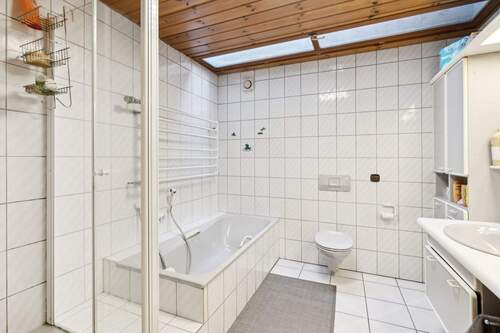 Haus 1: Badezimmer - 
