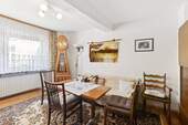 Haus 2: Wohnen & Essen - 
