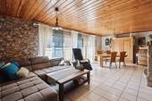 Haus 1: Wohnen & Essen - 