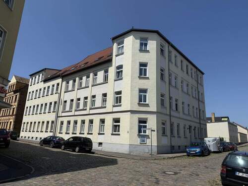 Ansicht Fassade - Frisch sanierte 2-Zimmer-Wohnung mit Balkon im EG in Schkeuditz