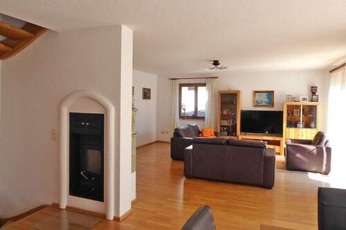 Wohnzimmer mit Kamin - 