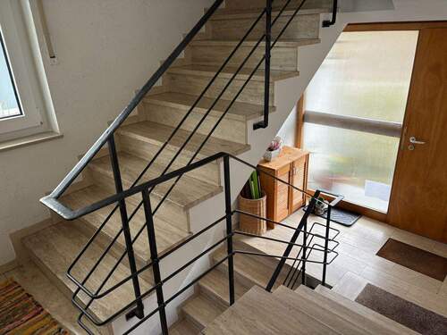 Treppenhaus - Mehrfamilienhaus, Wohnhaus mit 189,00 m&sup2; in Dettenhausen zum Kaufen