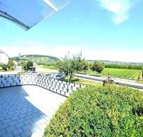 Familienfreundliches Haus mit Garten, 3 Wohneinheiten, Garagen und Keller Weitblick - Ensch