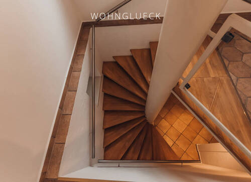 Treppen zum Untergeschoss - 