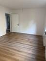 Wohnzimmer - 2 Zimmer Etagenwohnung zur Miete in Stuttgart