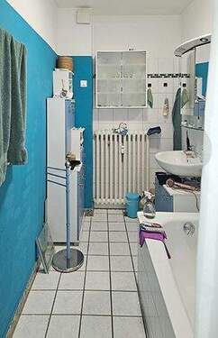 Badezimmer mit Wanne - 